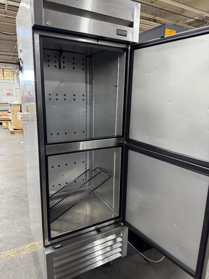 Reach In Freezer Two Door | TRUE | M# T-23F-2-HC | 115V