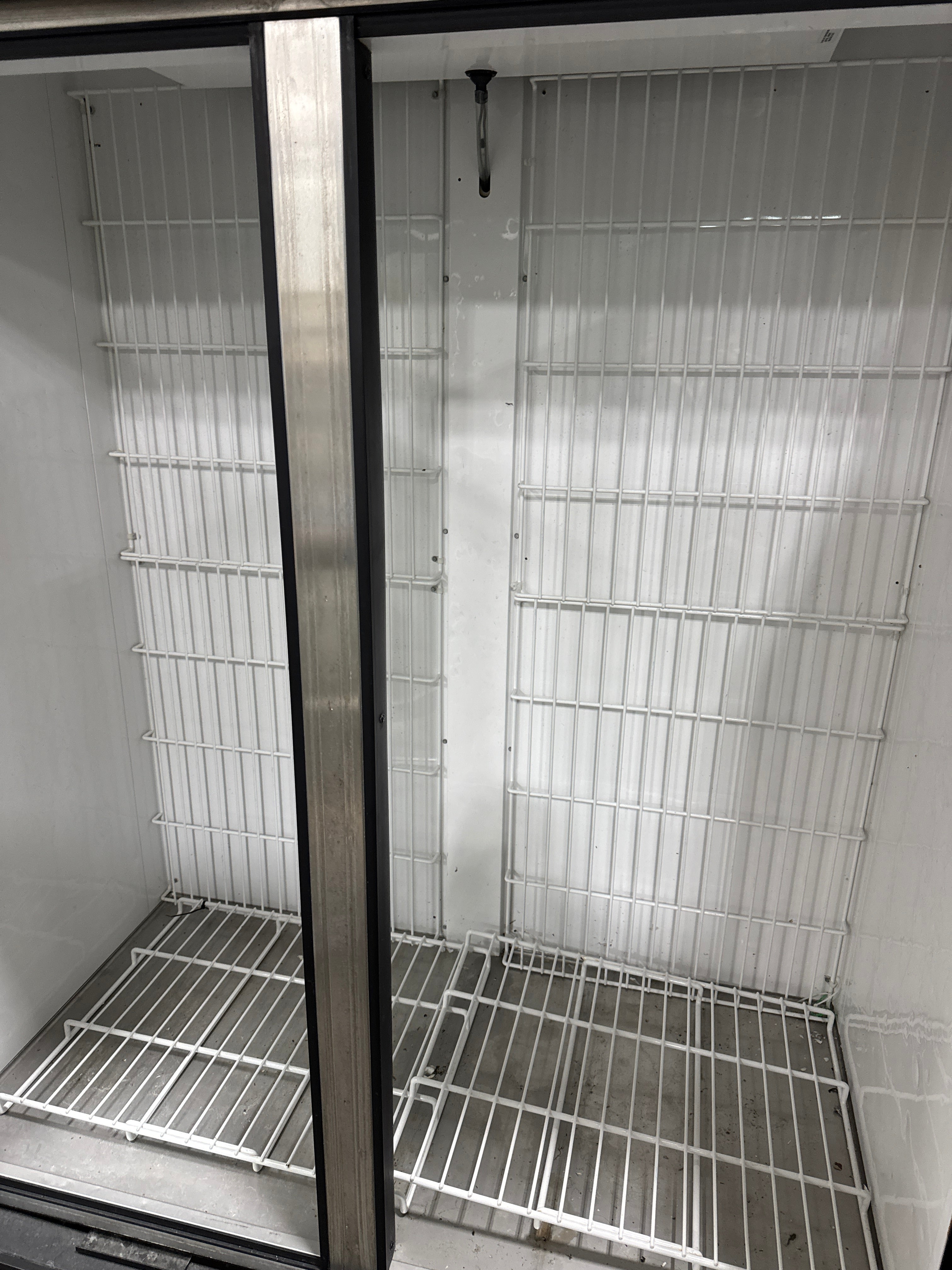 Glass Door Ice Merchandiser | TRUE | M# GDIM-49NT-HC~TSL01 | 115v | R134A