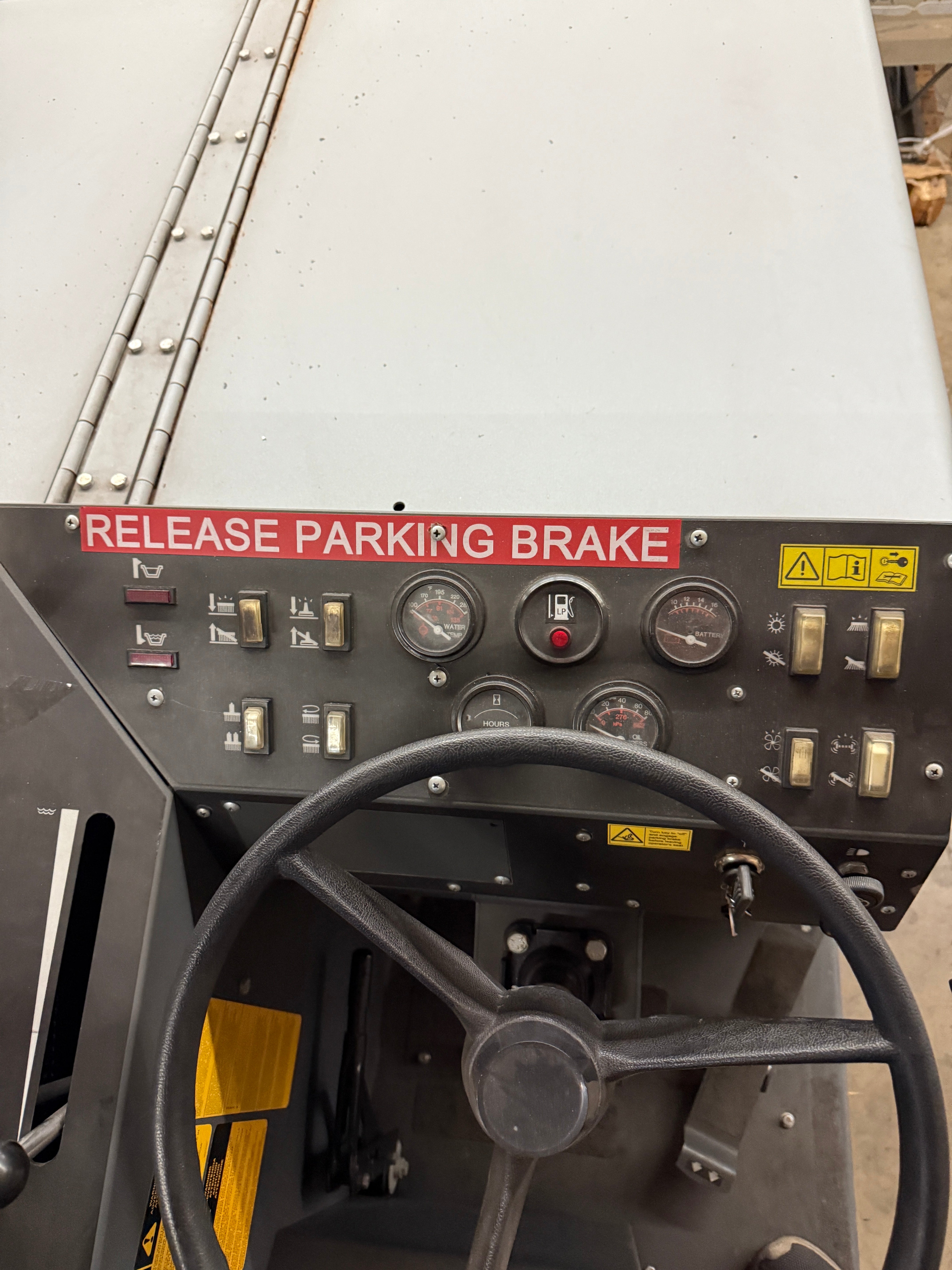 Sweeper / Scrubber | American-Lincoln | Model # 7765 | LPG