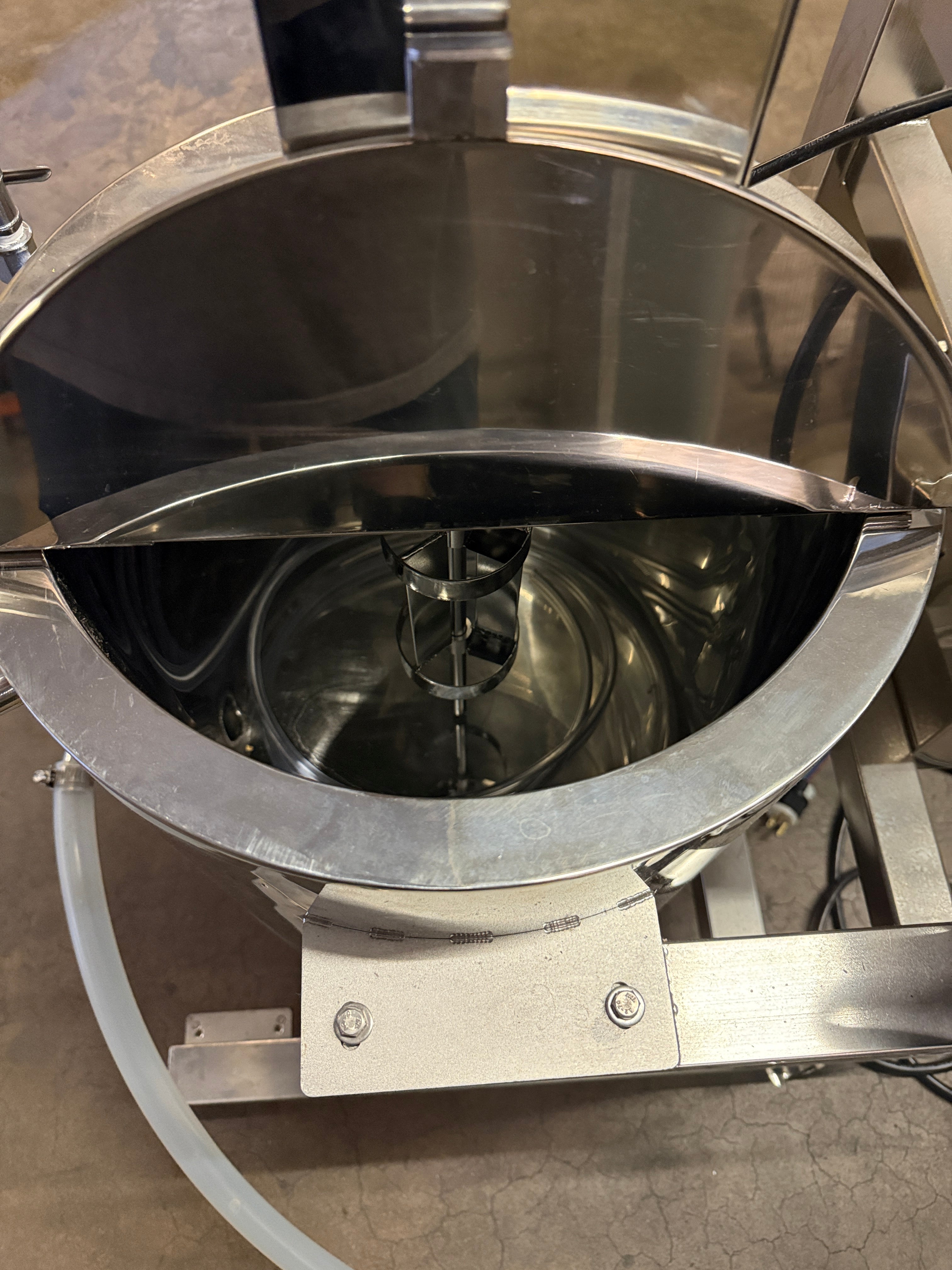 Heated Tank With Agitator | Model 30L | 110 Volt
