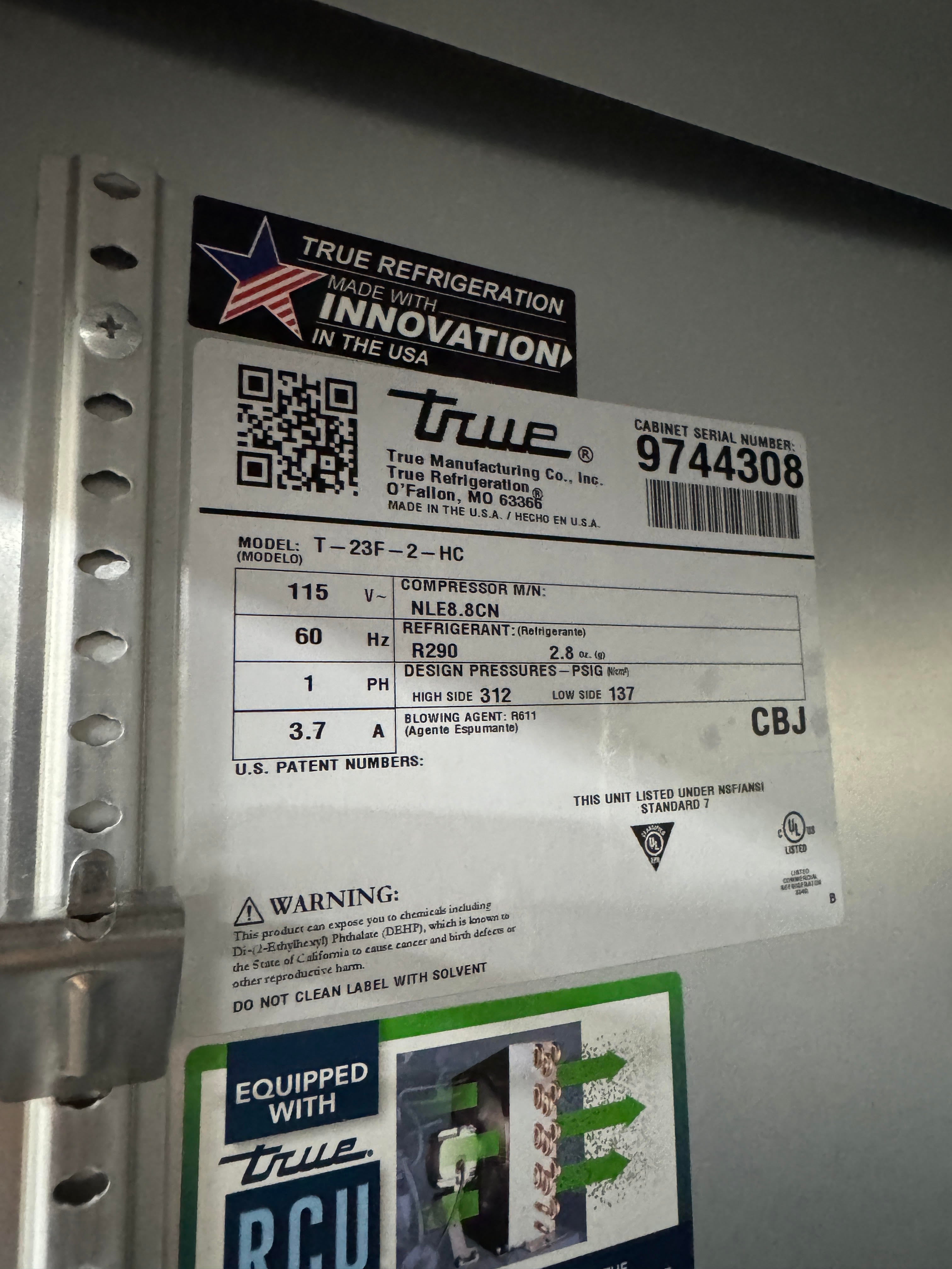 Reach In Freezer Two Door | TRUE | M# T-23F-2-HC | 115V