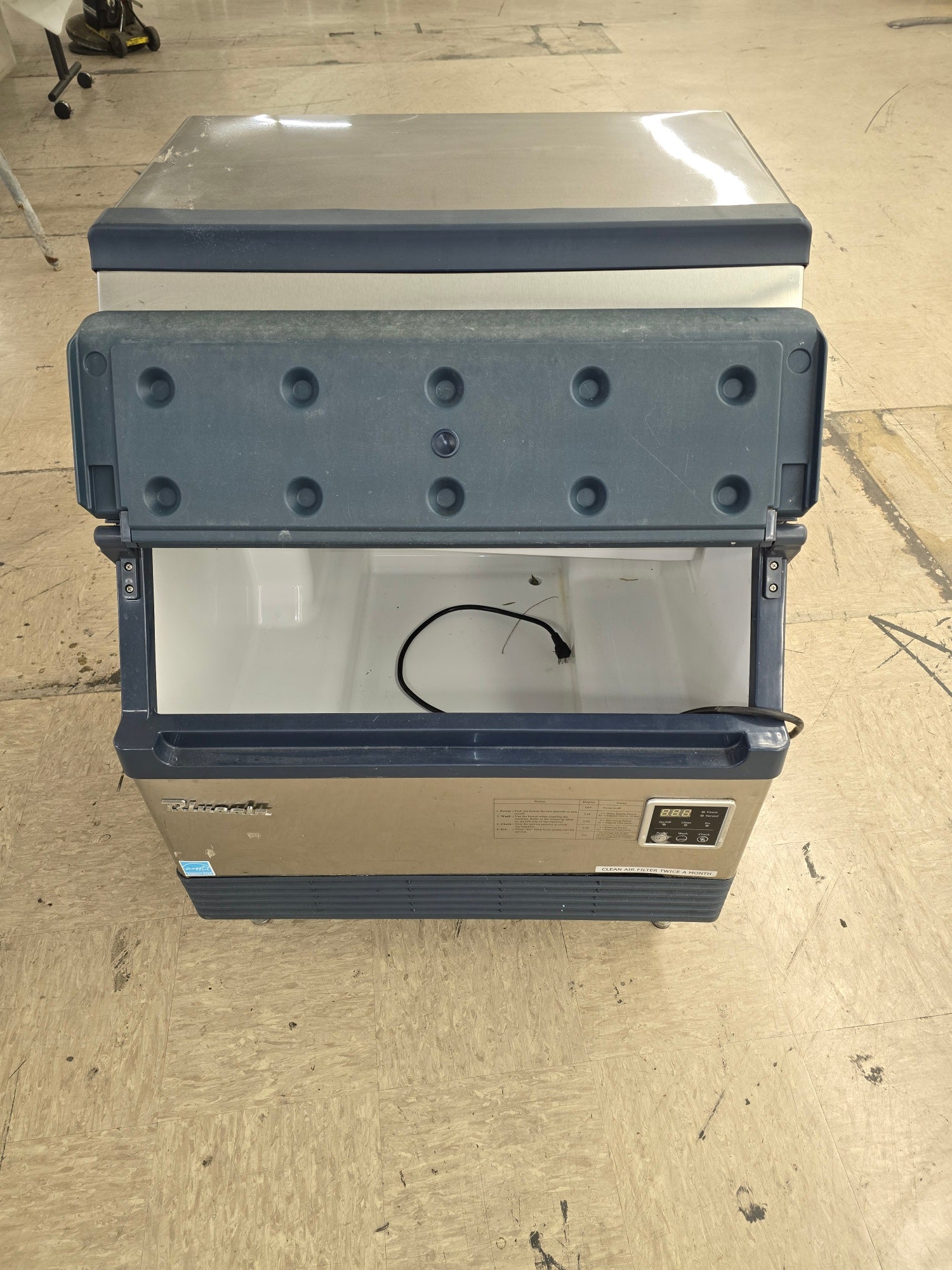 Ice Machine, Undercounter | Blue Air | BLUI-250A |115 Volts