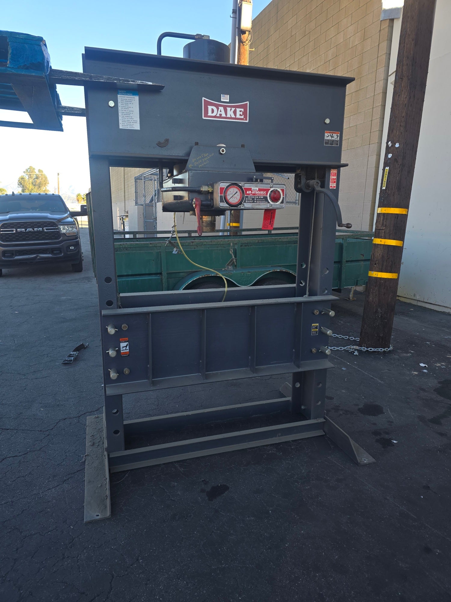 DAKE | 150 TON | AIR OPERATED PRESS | MODEL 906650