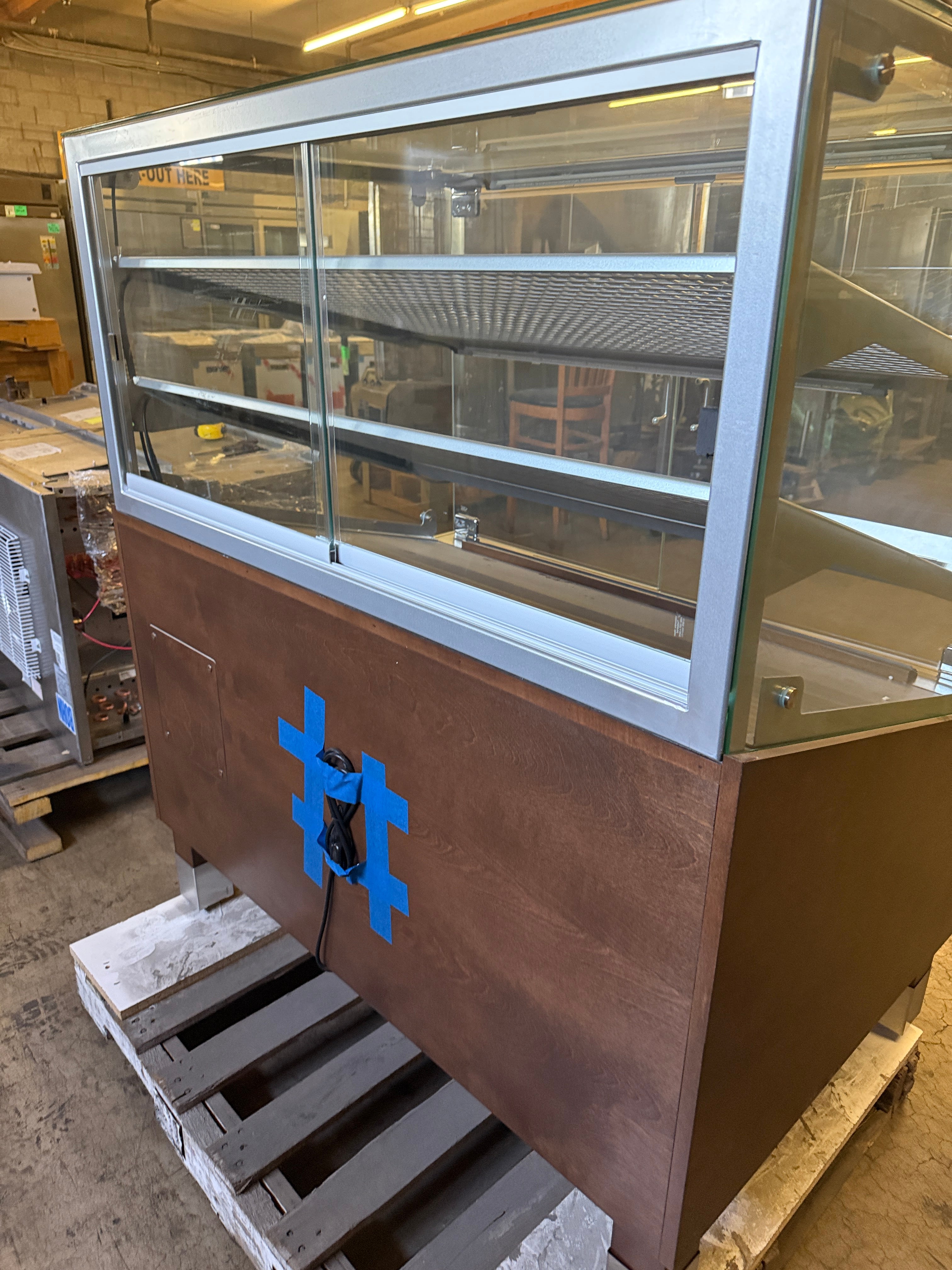NEW Dry Bakery Self Service Display Case | Marco