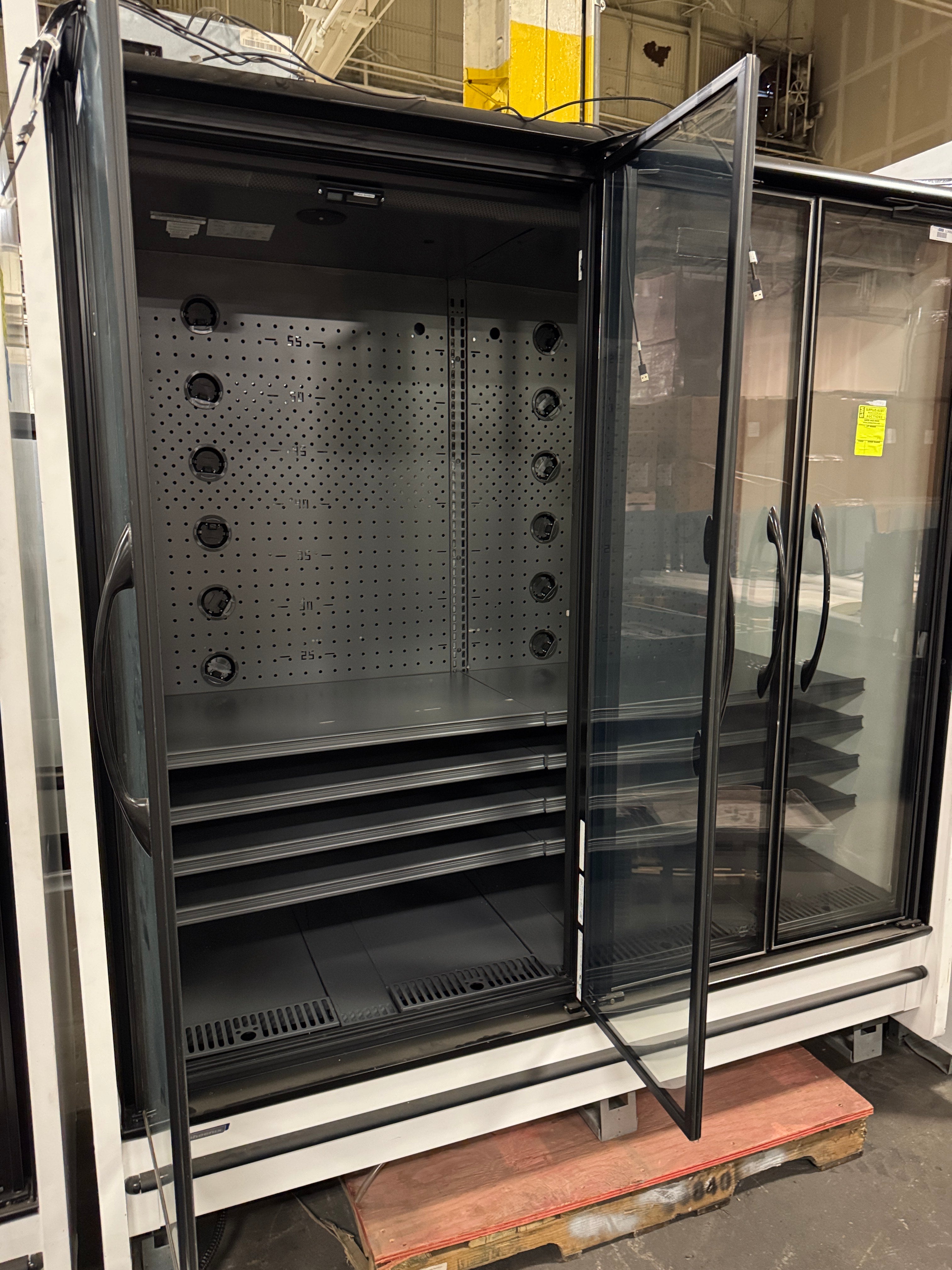 Refrigerator / Freezer | Hillphoenix | Model # ONRBA6 | 208 Volt