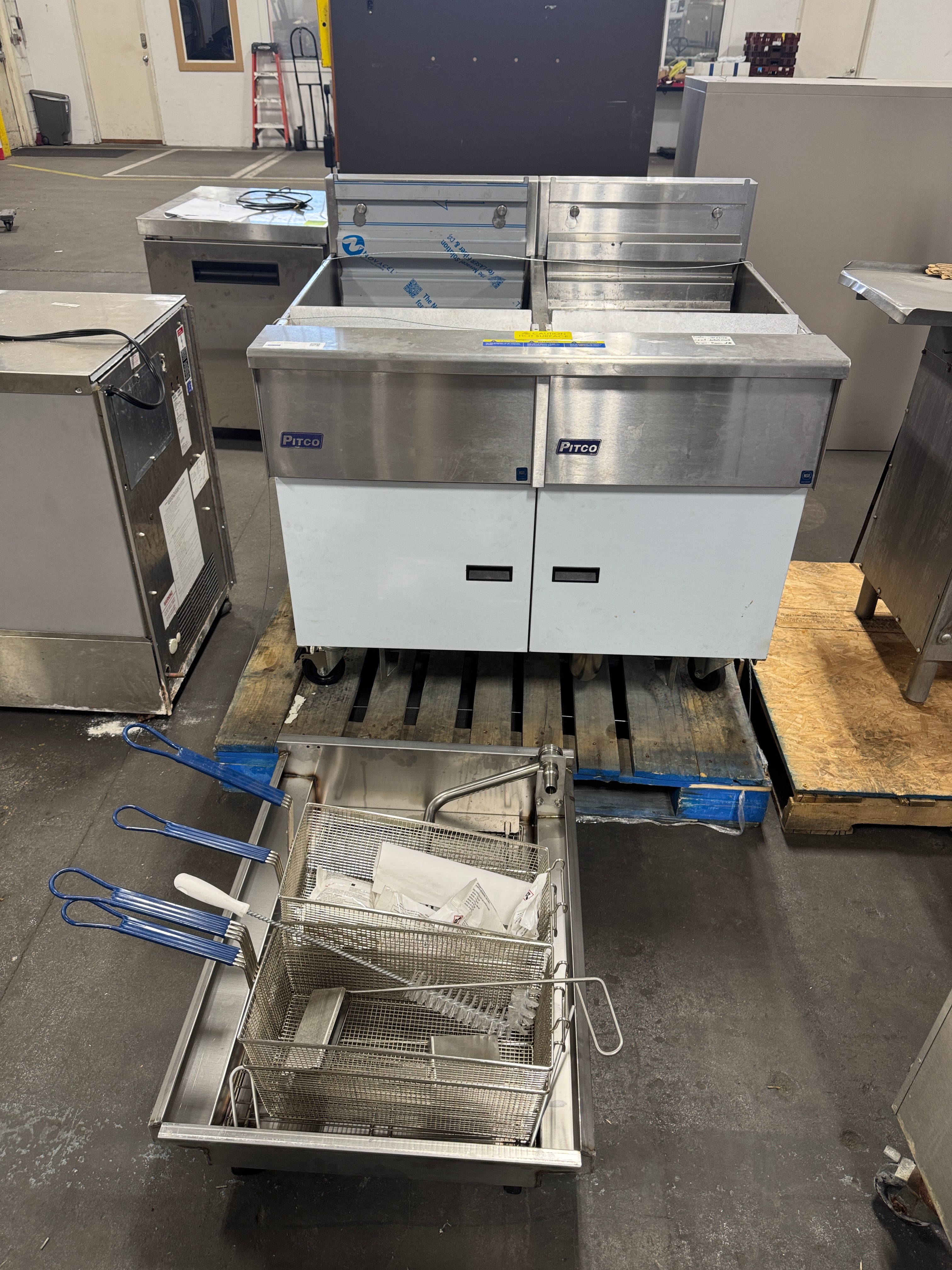 Electric Fryer 2 Vat Design | Pitco | Model # SE18 | 240 Volt 3 phase