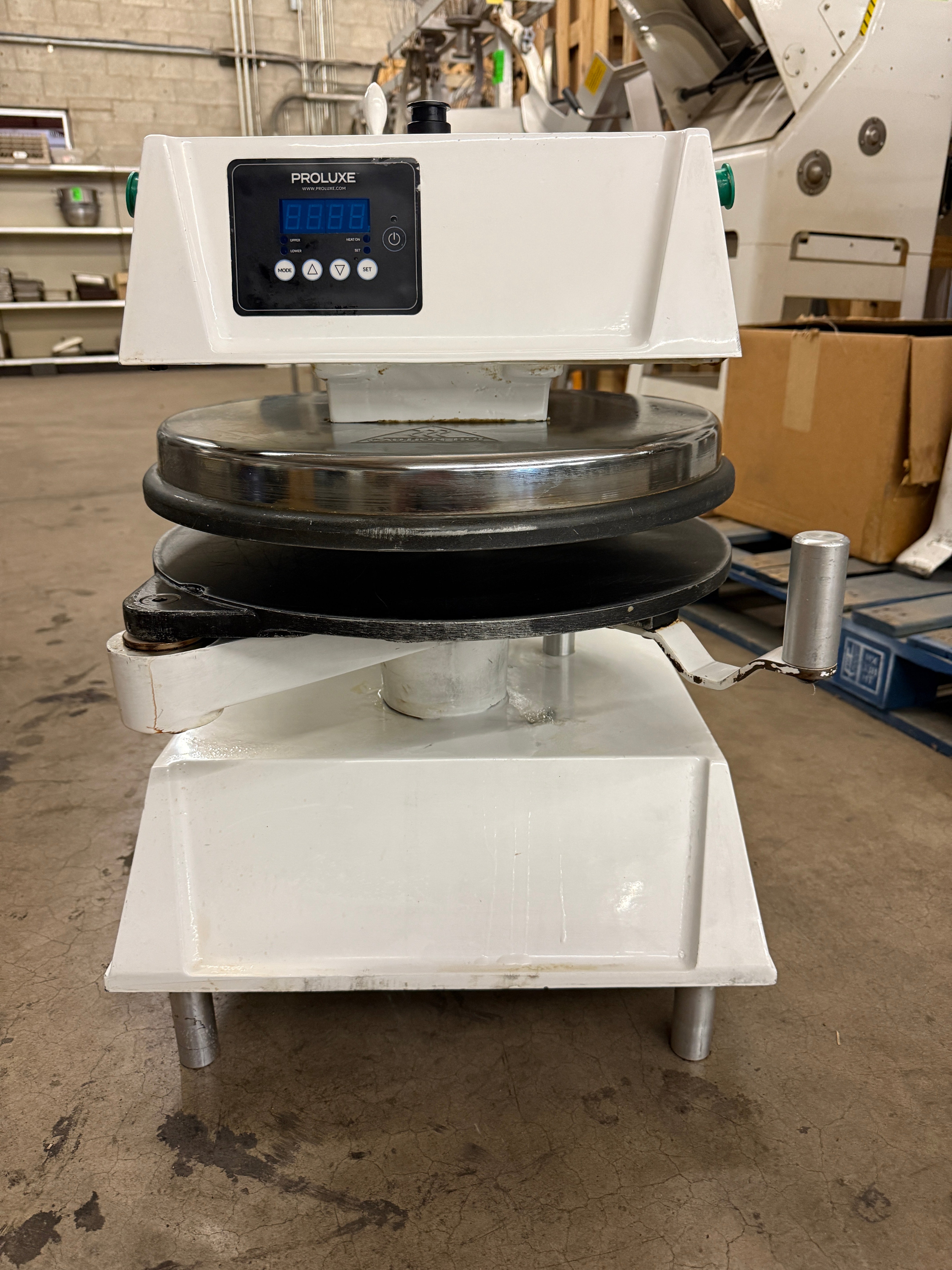 Dough Press, Proluxe