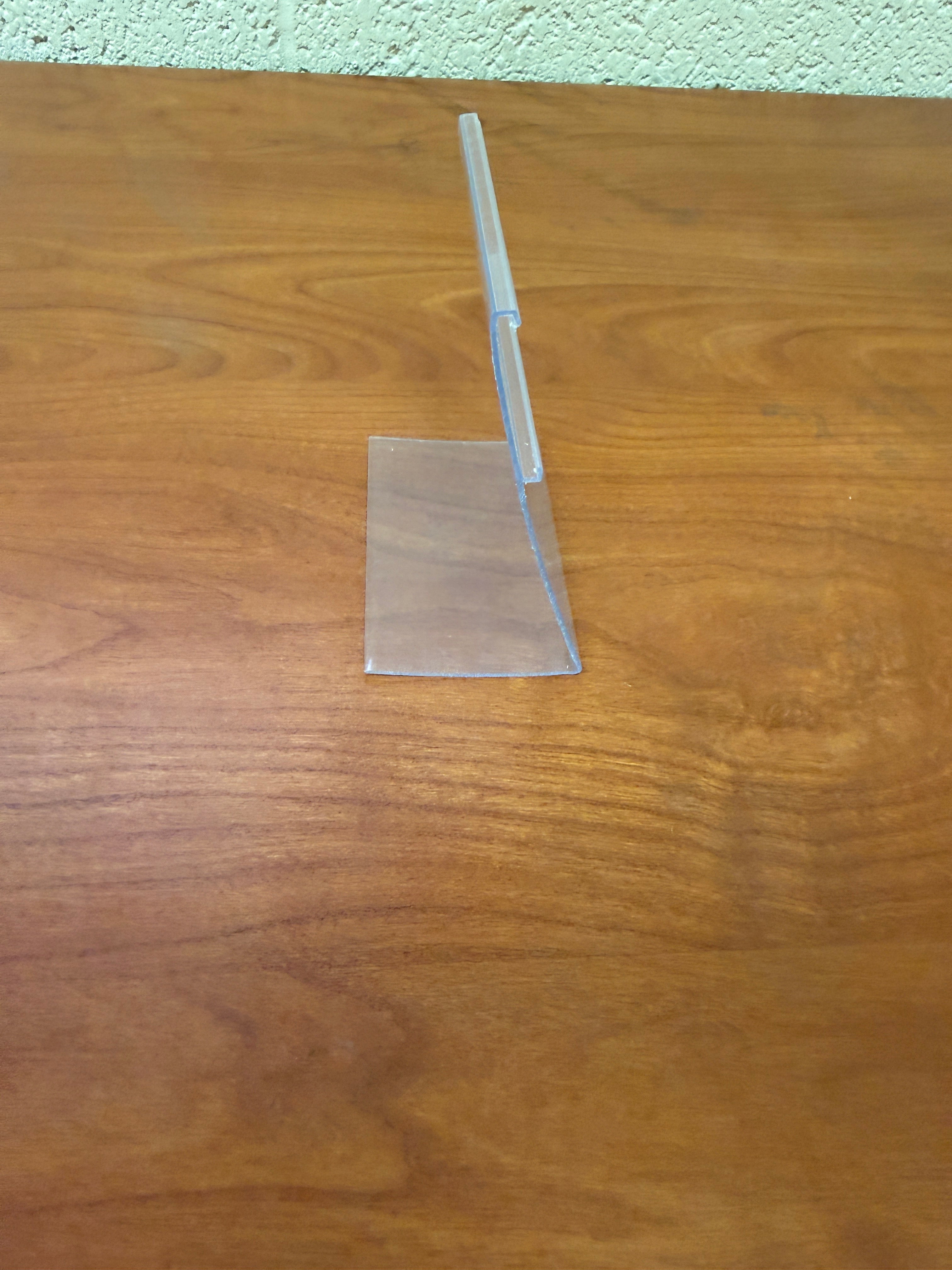 4.2" Clear Plastic Easel Stand