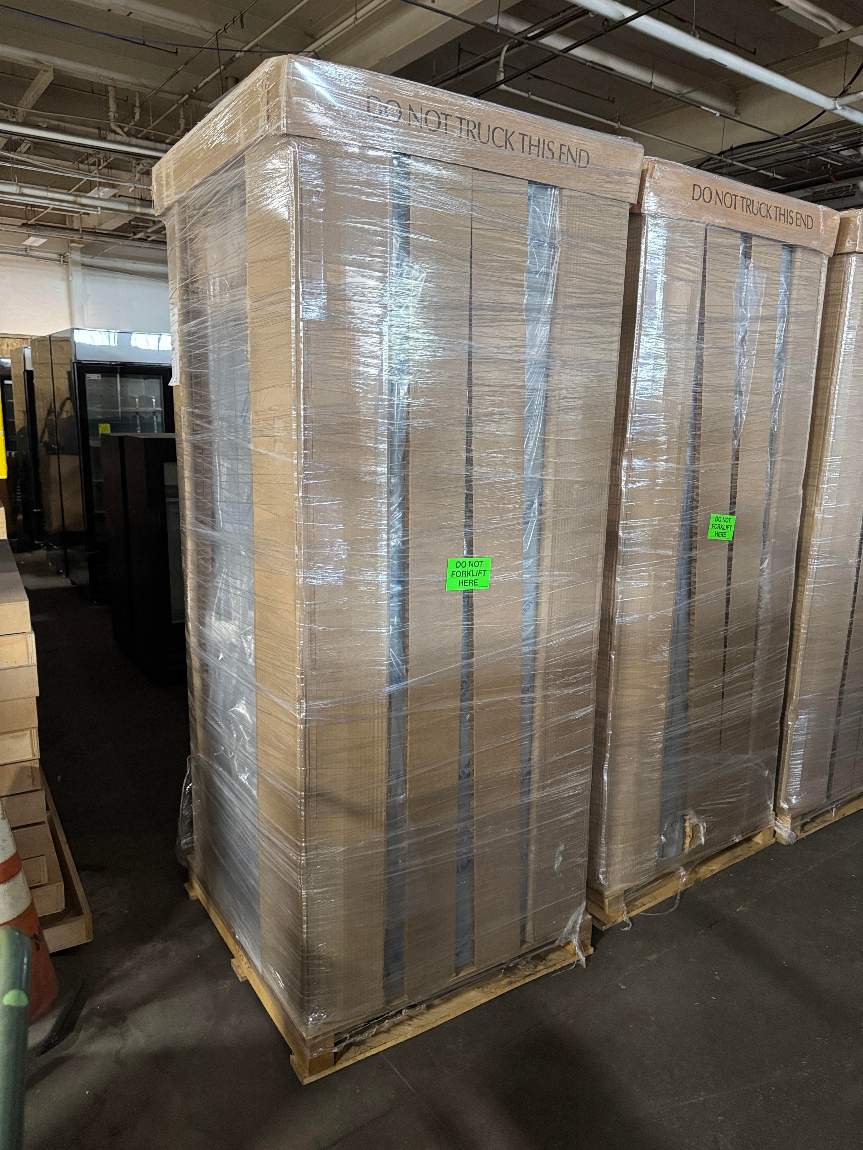 Solid Door Reach In Freezer | Beverage-Air | Model # HF1WHC-1S | 115 Volts