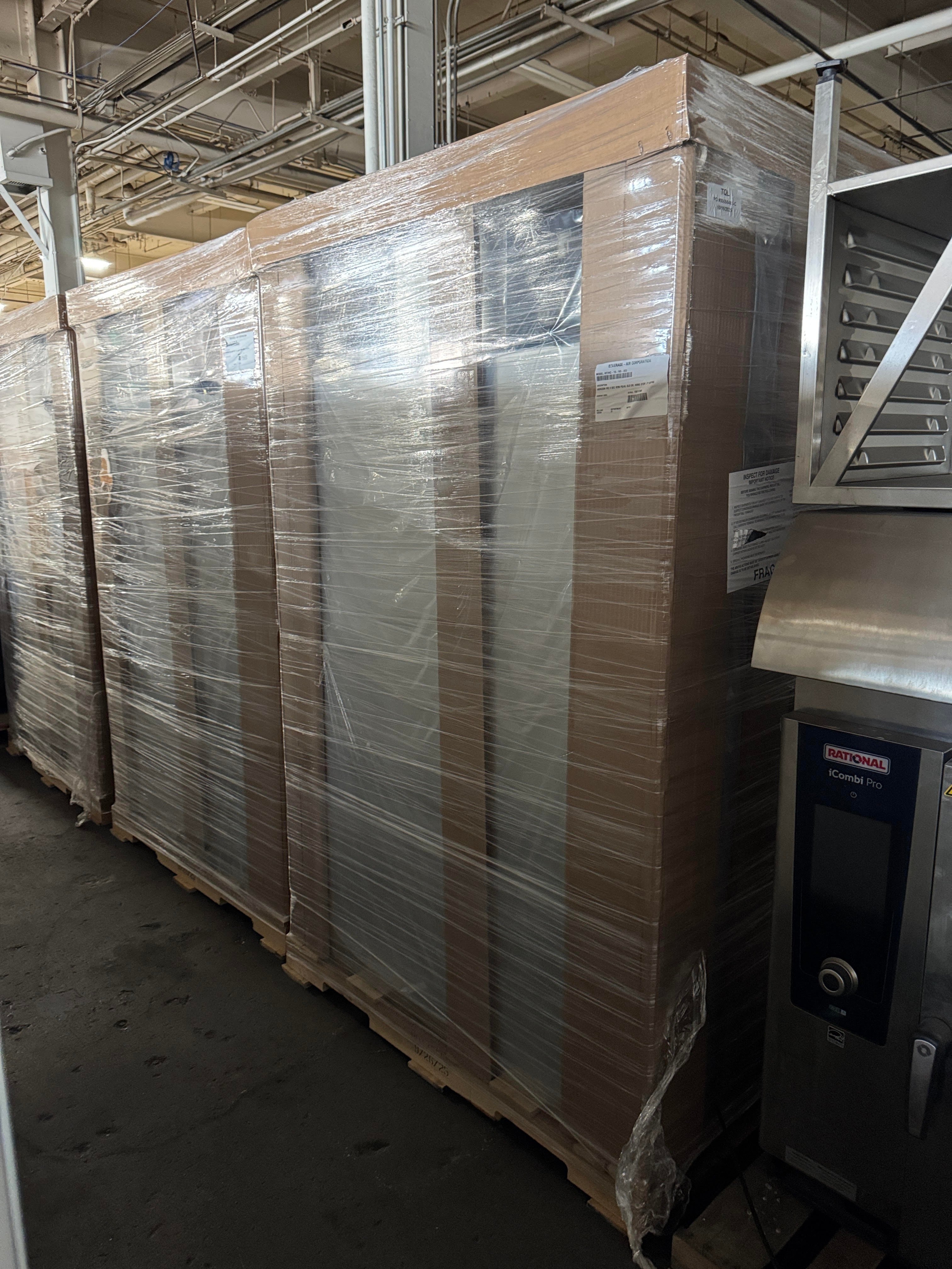 Horizon Two Section Reach In Freezer | Beverage-Air | Model # HF2HC-1S | 115 Volt